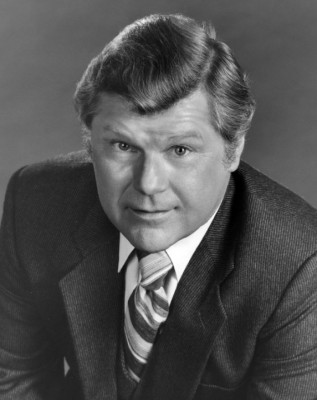 Bob Hastings dies