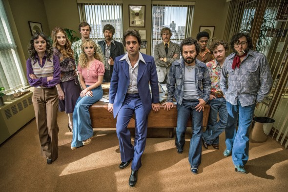 Photo (L-R): Mackenzie Meehan, Emily Tremaine, Jack Quaid, Juno Temple, Ray Romano, Bobby Cannavale, J.C. Mackenzie, Max Casella, Griffin Newman, P.J. Byrne (Credit: courtesy of HBO)