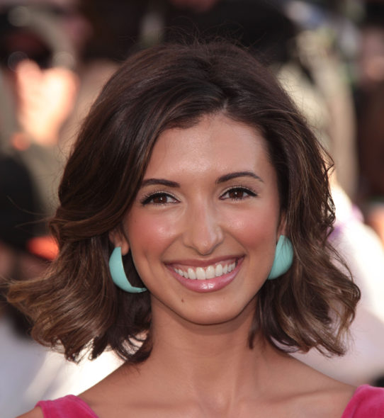 Younger TV show on TV Land: India de Beaufort to recur in season three (canceled or renewed?).