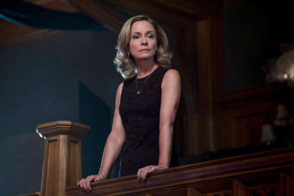Arrow -- "Trust But Verify" -- Image AR111b_0275b -- Pictured: Susanna Thompson as Moira -- Photo: Jack Rowand/The CW -- ©2013 The CW Network. All Rights Reserved