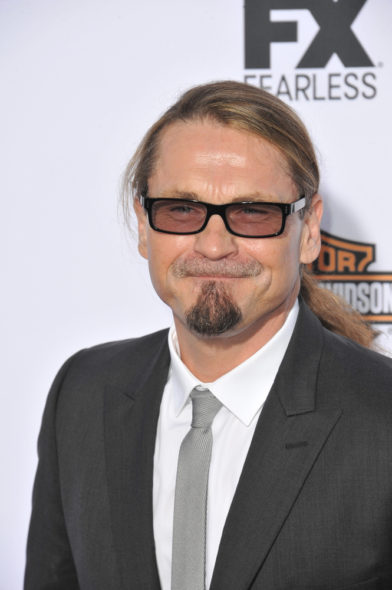 Kurt Sutter to direct the Mayans MC TV show pilot for FX: canceled or renewed?