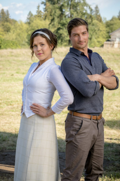 When Calls the Heart TV show on Hallmark Channel: season 4 premiere (canceled or renewed?)