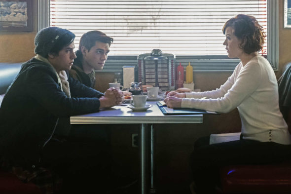 Riverdale TV show on The CW: season 2 (canceled or renewed?)
