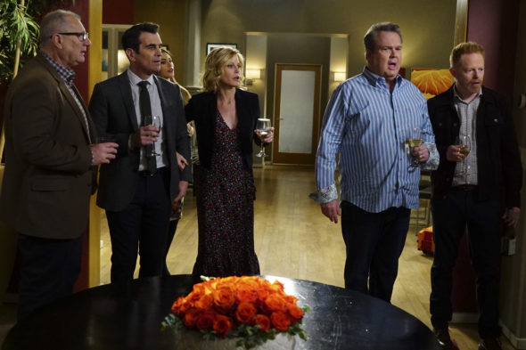 Modern Family TV show on ABC: season 8 viewer voting (episode ratings)