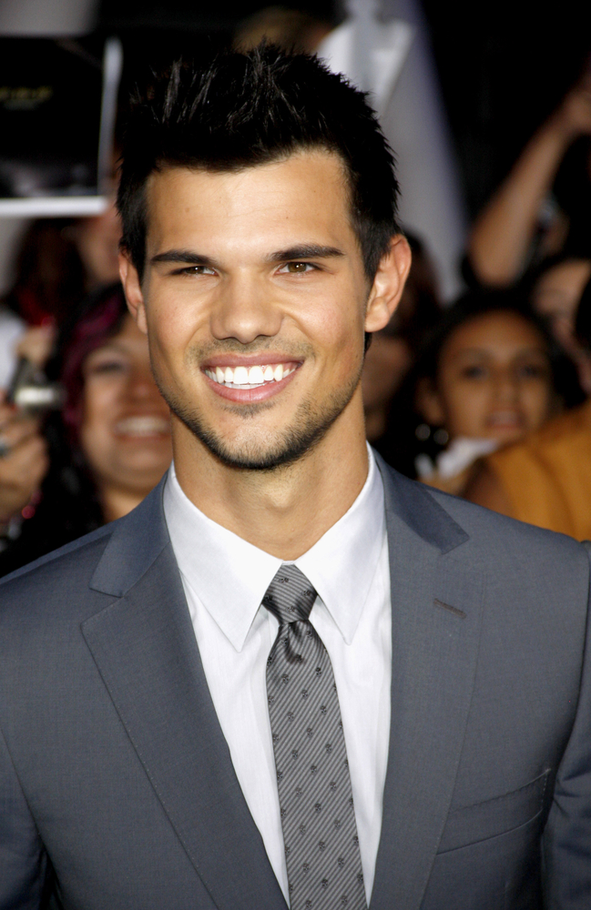 Scream Queens: Taylor Lautner Joins Season Two of FOX Series - canceled ...