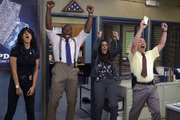 Brooklyn Nine-Nine TV show on FOX: season 4 (canceled or renewed?)