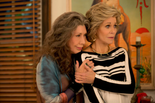 Grace And Frankie Season Four Lisa Kudrow Friends Joins The Cast Trailer Canceled Renewed Tv Shows Tv Series Finale