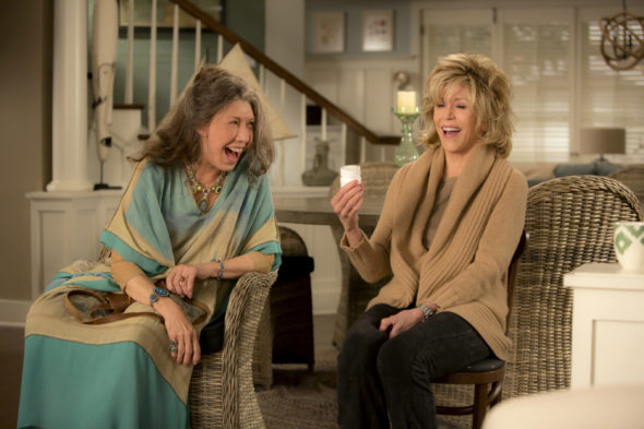 Grace and Frankie TV show on Netflix: season 4 release date (canceled or renewed?)