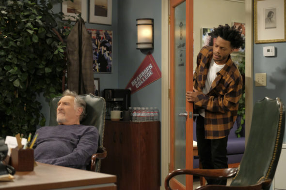 CBS orders full second season of the Superior Donuts TV show on CBS: season 2 (canceled or renewed?)