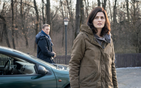 Absentia TV show on Amazon: season 1 (canceled or renewed?)