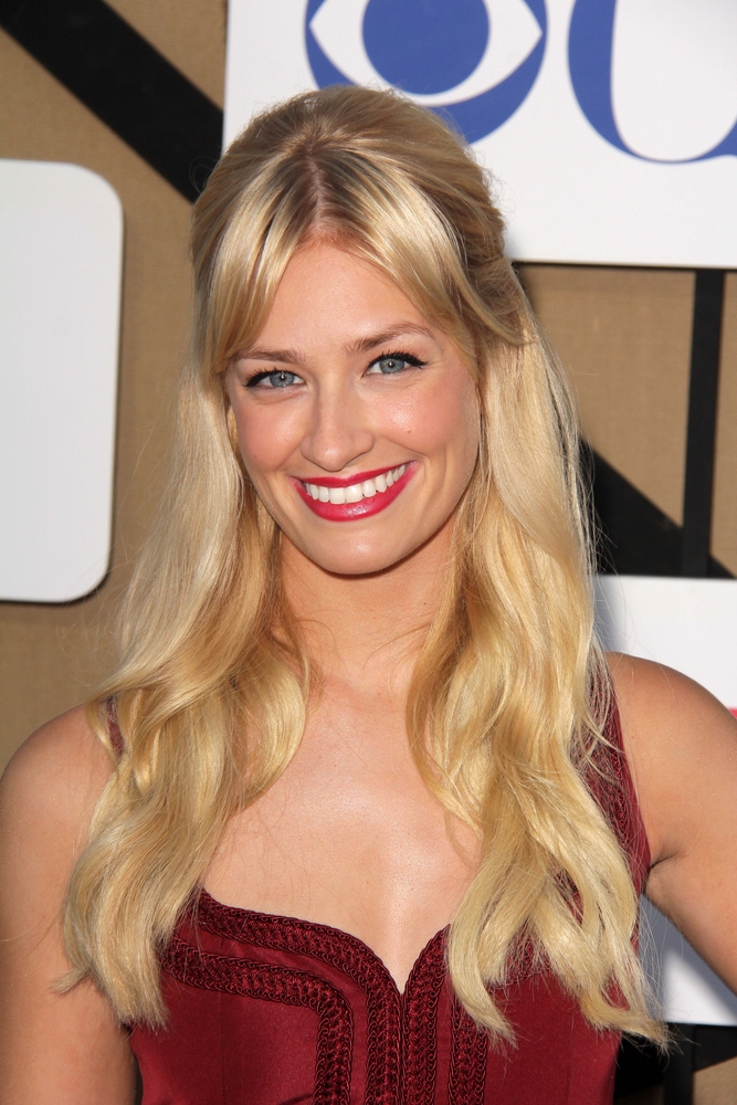 Beth Behrs Real Free Naked Pic And Videos - The Neighborhood: Beth Behrs (2 Broke Girls) Joins CBS Sitcom in Recasting  - canceled + renewed TV shows - TV Series Finale