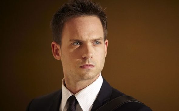 patrick-j-adams-suits-590x366.jpg