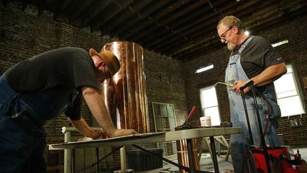 #Moonshiners, Master Distiller: New Seasons of Discovery Channel Premiere Next Month