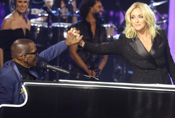 name-that-tune-season-3-premiere-on-fox-hosted-by-jane-krakowski