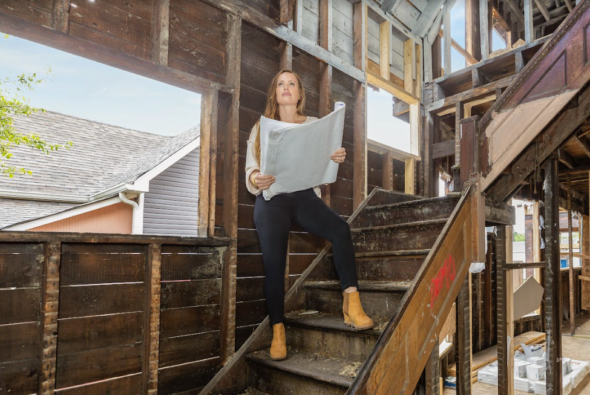 #Good Bones: Risky Business: Mina Starsiak Hawk Gets Spin-Off Series on HGTV