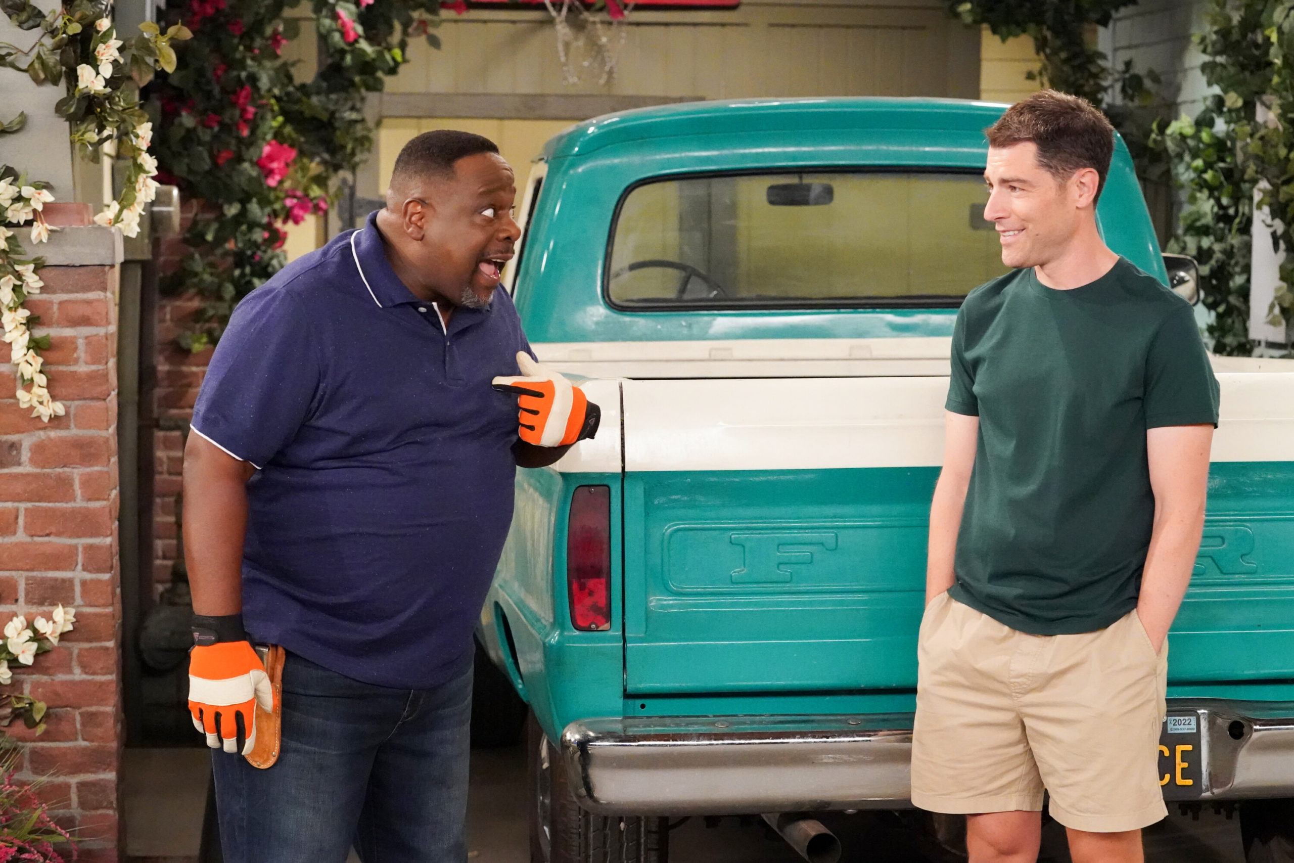 #The Neighborhood: Season Six; 2023-24 Renewal Set for CBS Comedy Series (Reactions)