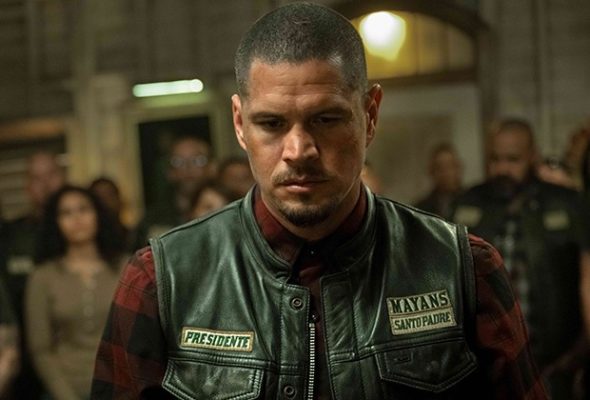 Mayans Mc Jd Pardo Talks About Ezs Fate In The Fx Series Finale Canceled Renewed Tv Shows 1146