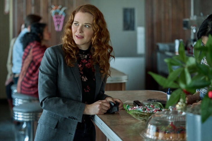 #Mistletoe Murders: Season Two Renewal Set for Hallmark+ Holiday Series